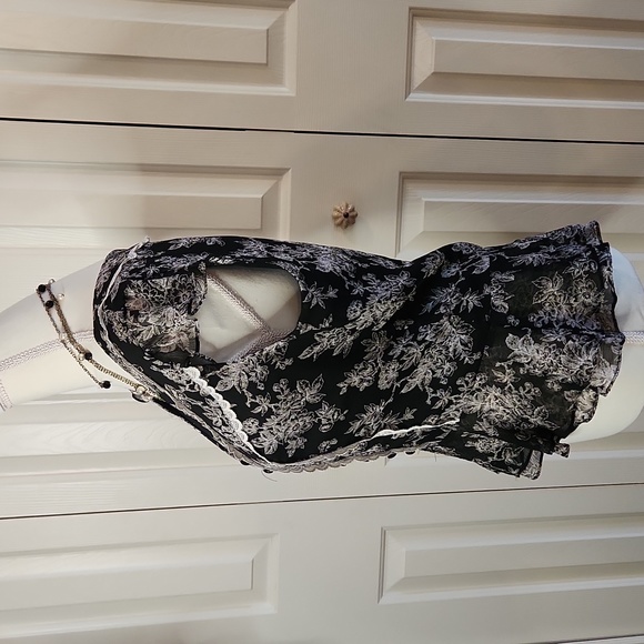 Loft,  Excellent condition,  Women's Top,   lined, Polyester,  Size 4 - Picture 3 of 8